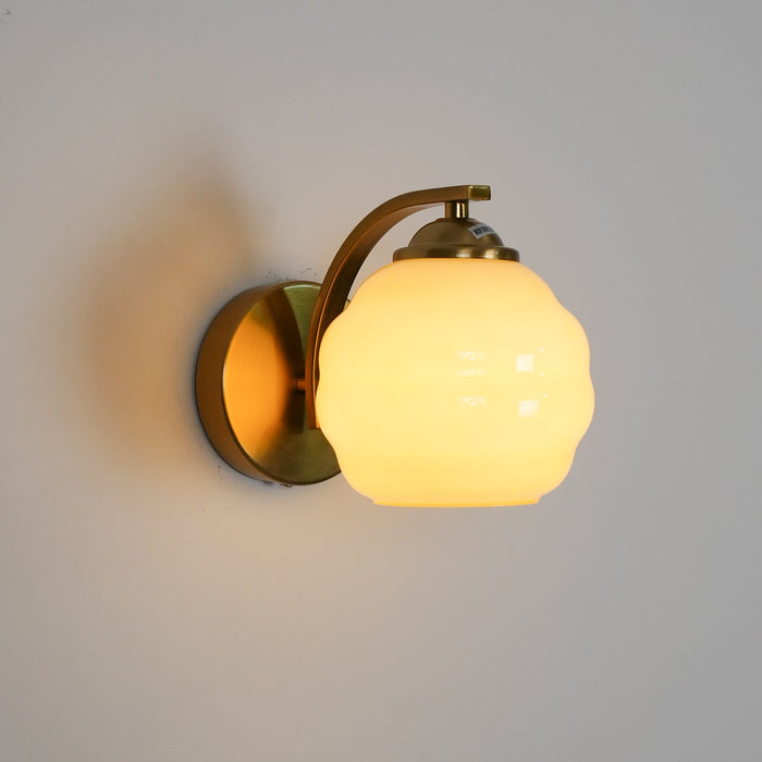 Lampa Ścienna Art Deco Kinkiet z Białym Szkłem i Złotym Wykończeniem – Stylowy Kinkiet na Ścianę do Wnętrz 5