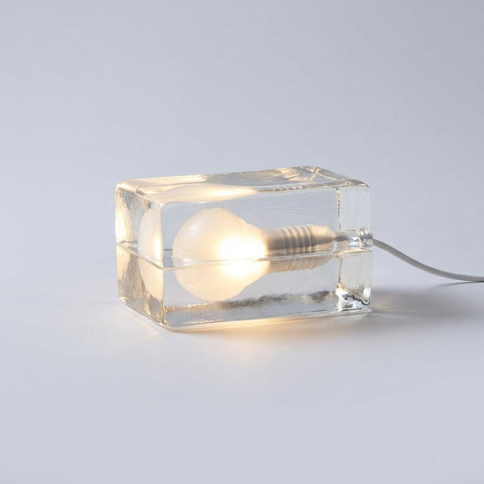 Lampa stołowa szklana z gniazdem E27 i włącznikiem na przewodzie w nowoczesnym minimalistycznym 1