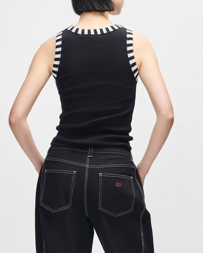 Rally Shield Tank - Black, view 2|Model