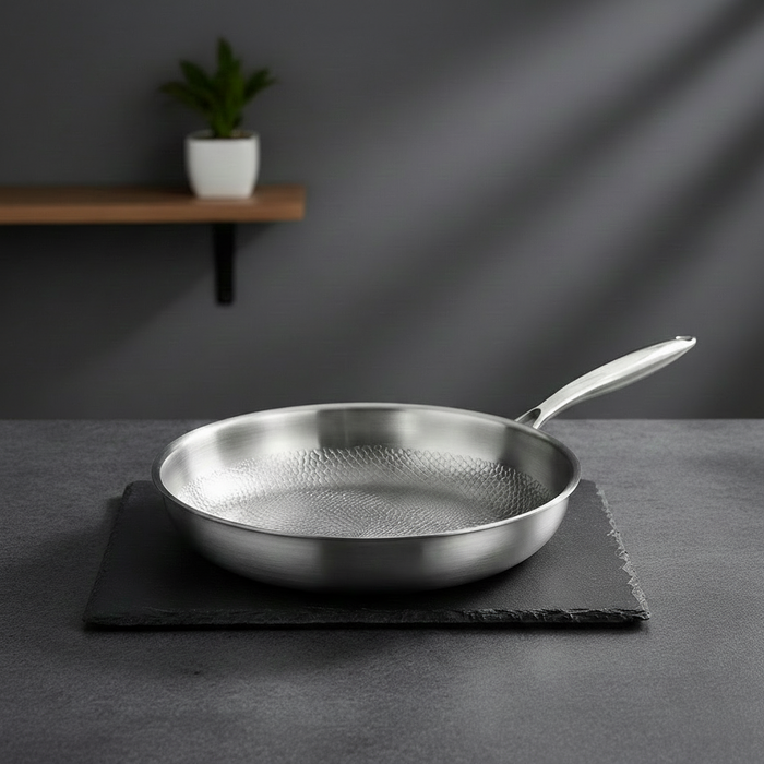 Patelnia tytanowa z naturalną powłoką nieprzywierającą – ultralekka, 28 cm, naczynia kuchenne bez PFAS 0